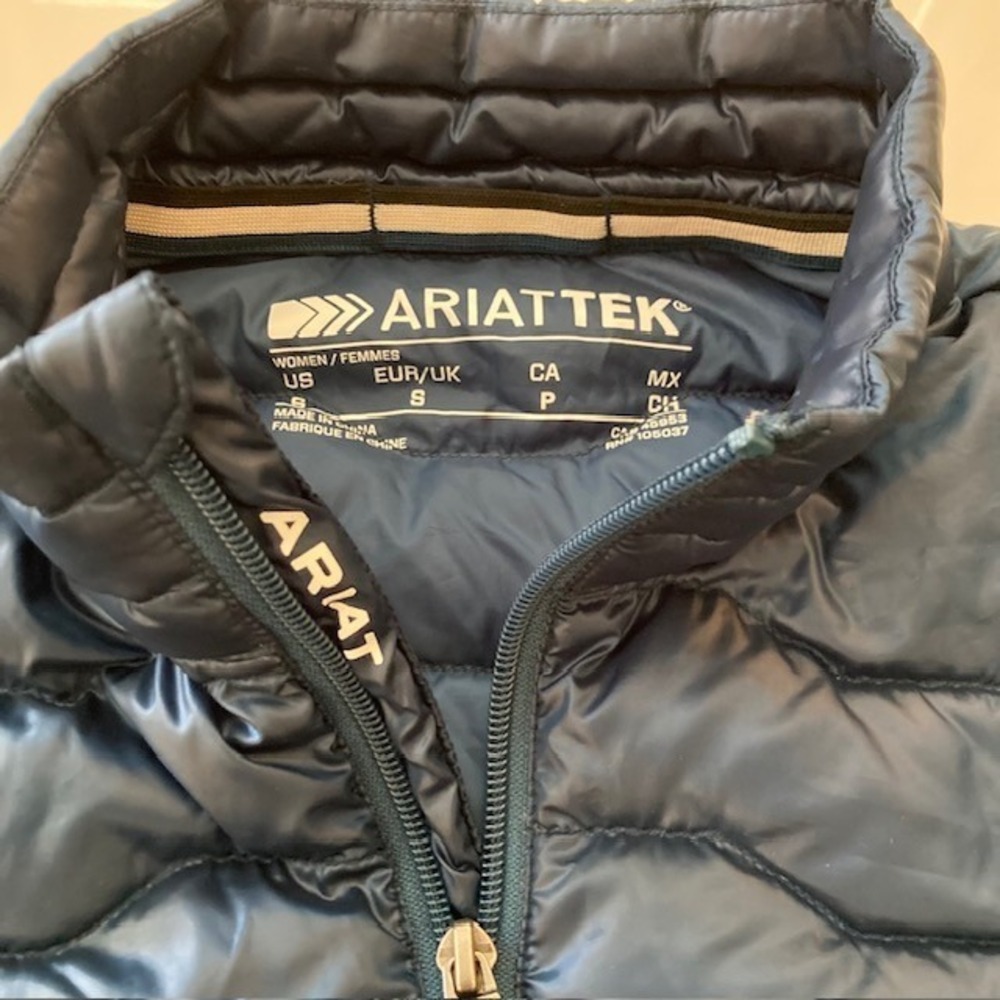 Ariat Womens  Tek Light Weight Down Puffer Jacket Blue- Green Tint S Full Zip
